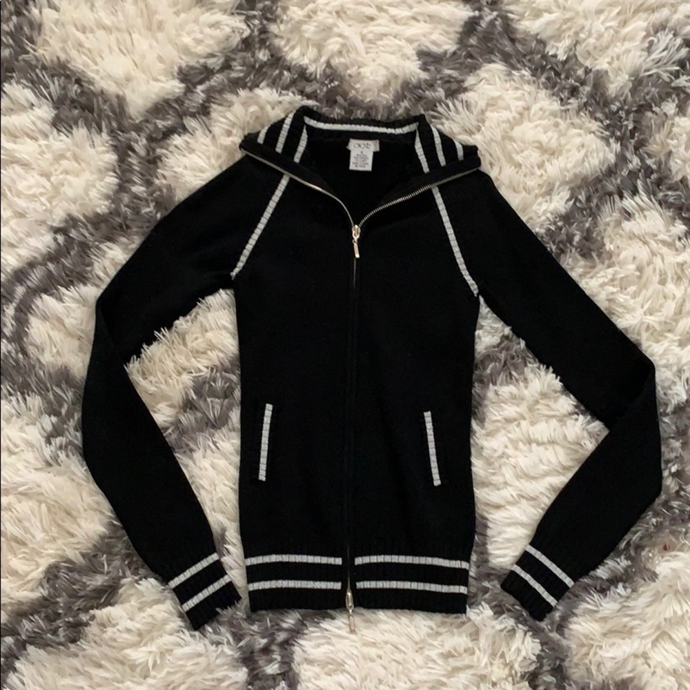 Stretchy fashionable sweater